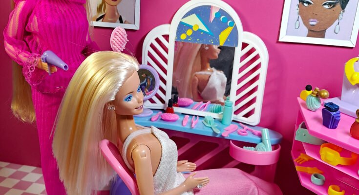 Barbie Beauty Secrets Salon Diorama