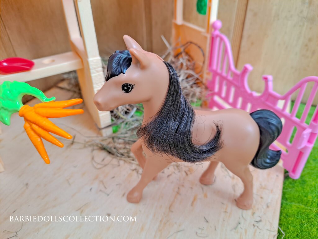 Barbie Mysteries The Great Horse Chase Playset with Renee