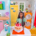 Zuru Mini Brands Strawberry Cake Barbie Diorama