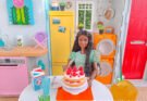 Zuru Mini Brands Strawberry Cake Barbie Diorama