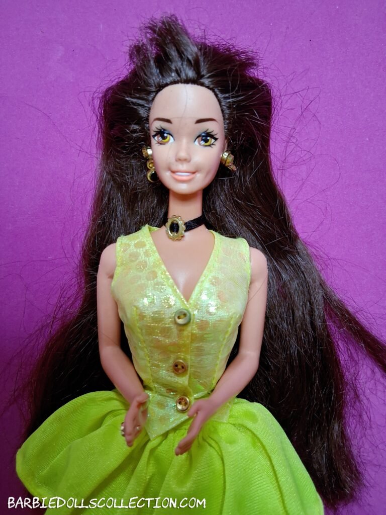 Cut and Style Brunette Barbie