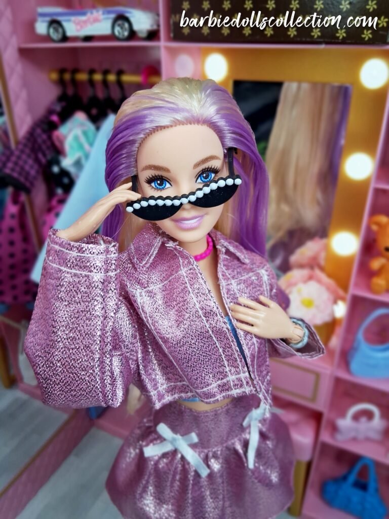 Barbie Deluxe Style Fashion Build Up Doll