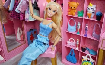 Barbie Deluxe Style Fashion Build Up Doll