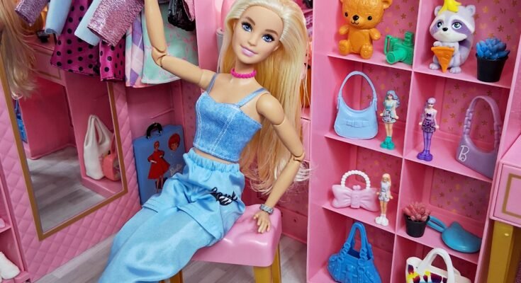 Barbie Deluxe Style Fashion Build Up Doll
