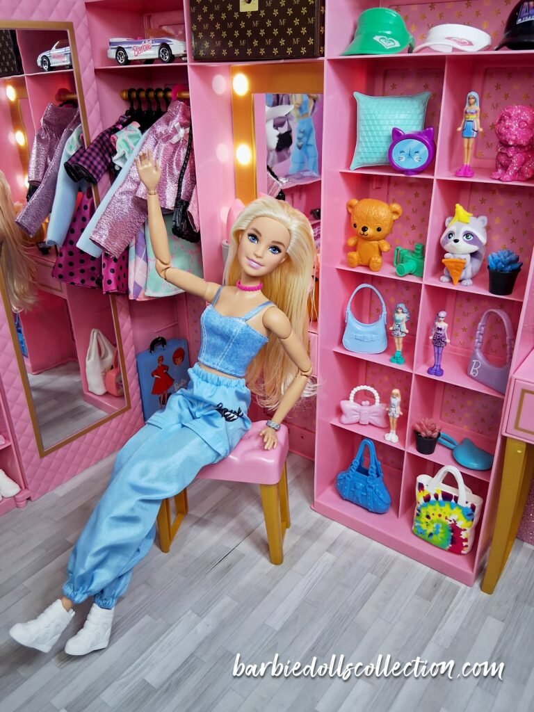 Barbie Deluxe Style Fashion Build Up Doll