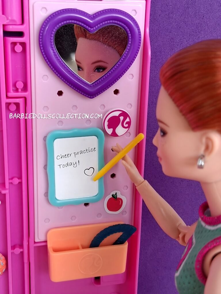 Barbie World School Locker Set 2026